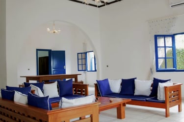 Duplex 6 Bedrooms, 7 Bathrooms LMB - Kribi, Mahale 4