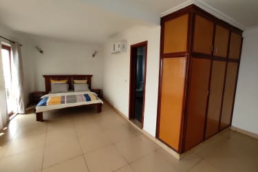 Joli Appartement 3 chambres (Moineau) - Douala Bonanjo 5