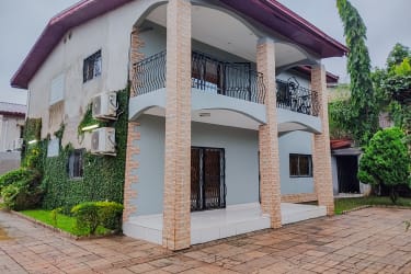BELLE VILLA DE 04 CHAMBRE - NYALLA, DOUALA