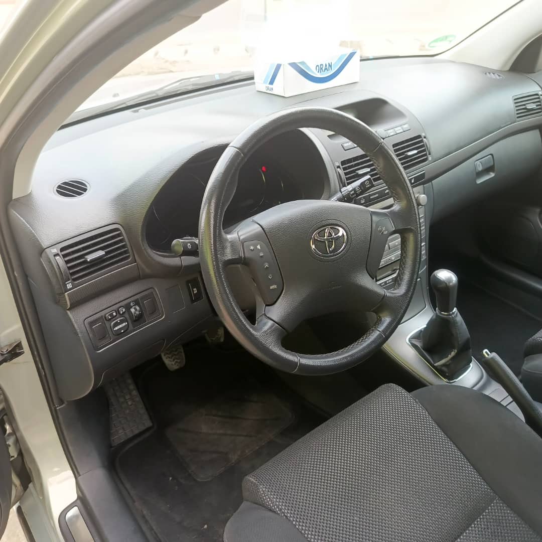 Toyota Avensis 2008 5