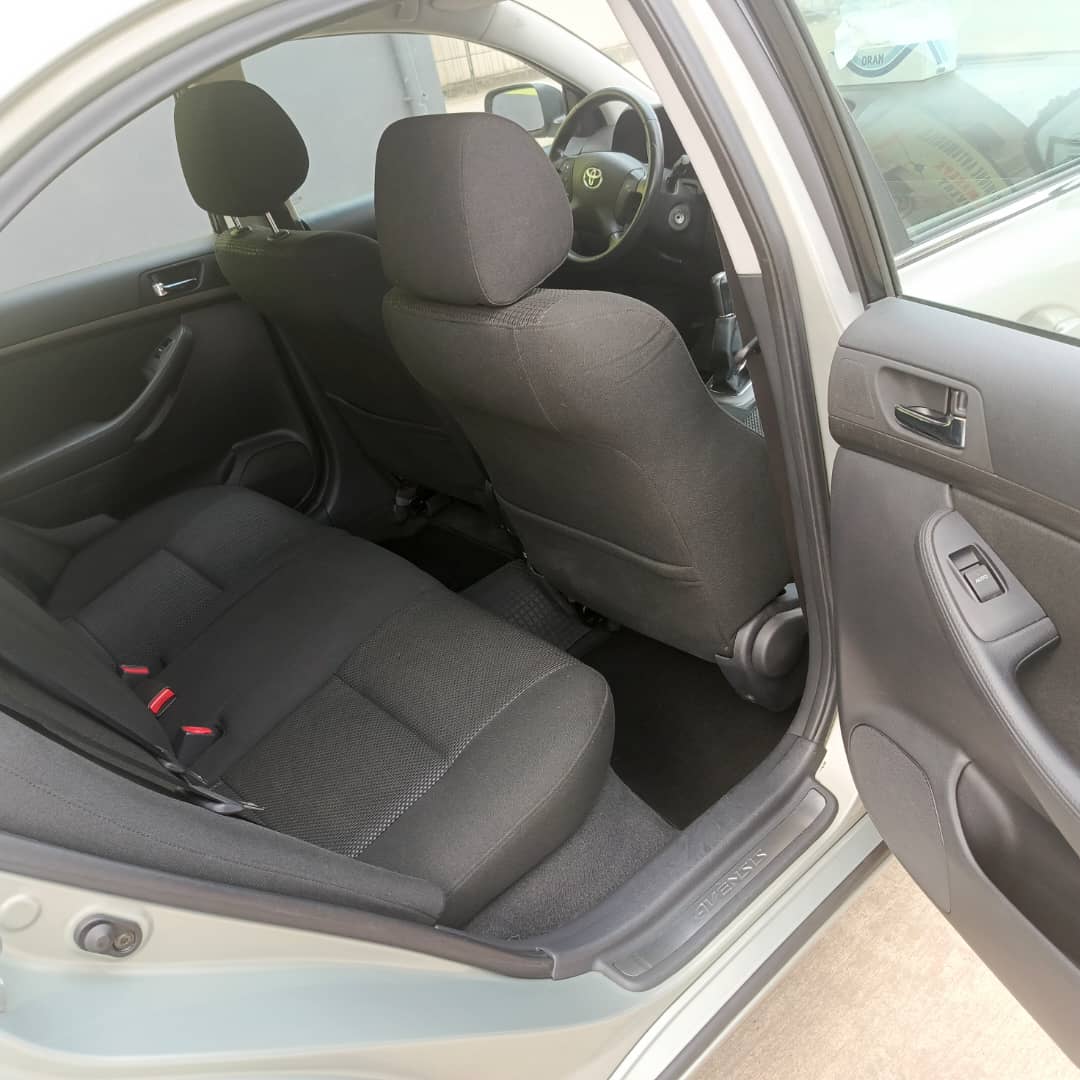 Toyota Avensis 2008 4
