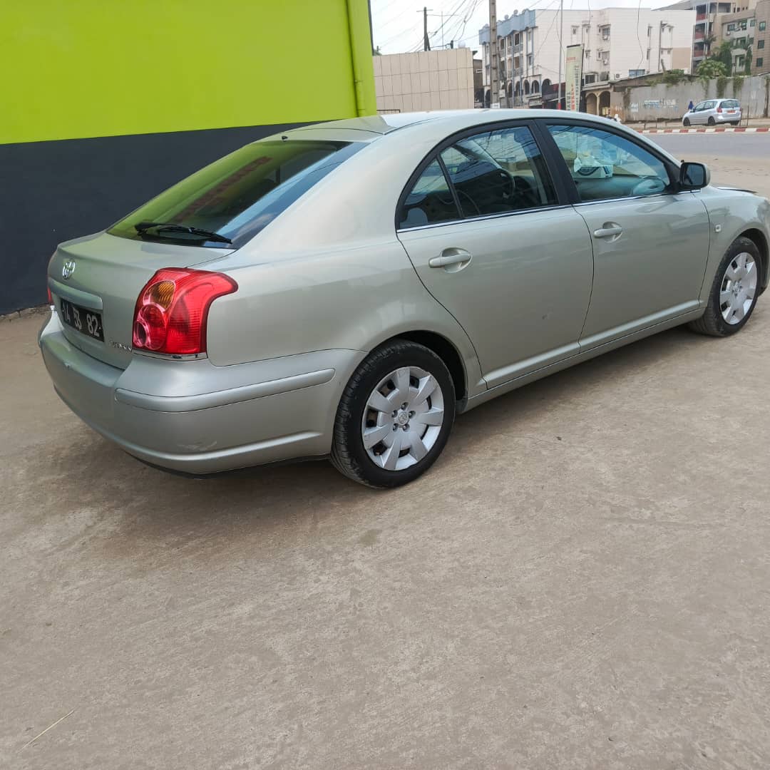 Toyota Avensis 2008 1