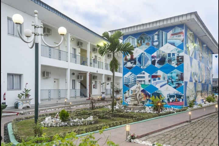 Hotel La Falaise Bonanjo 3