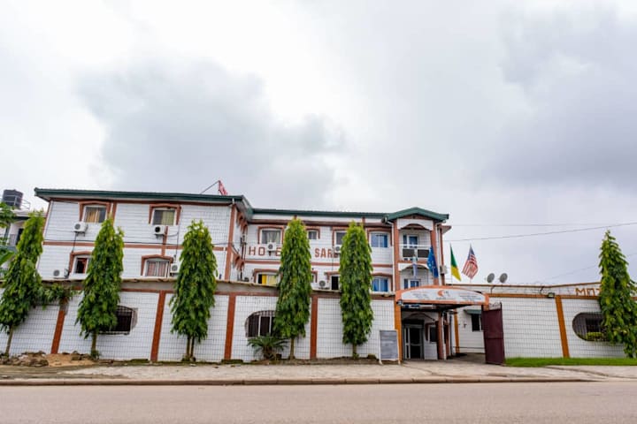 GROUPE HOTEL LA SARDOINE Douala 4