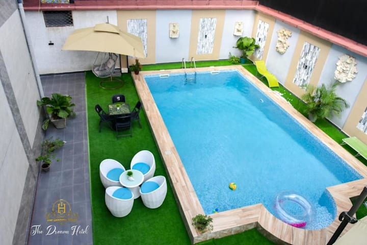 The Dreams Hotel 5