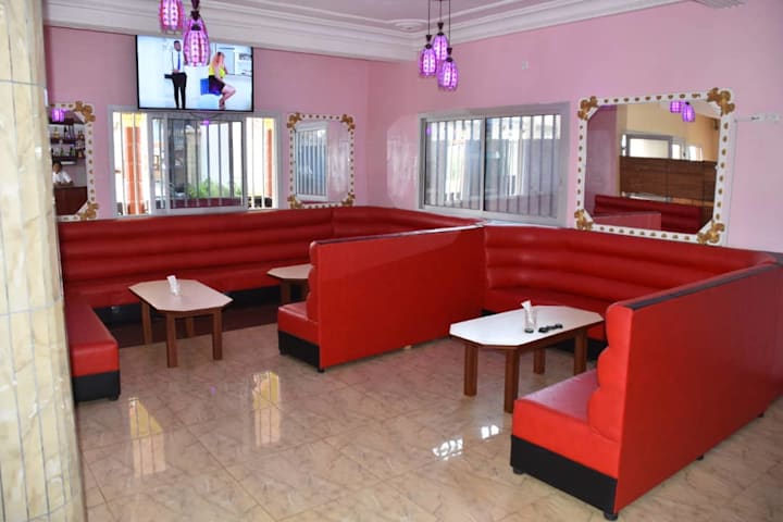 GROUPE HOTEL LA SARDOINE Yaounde 2