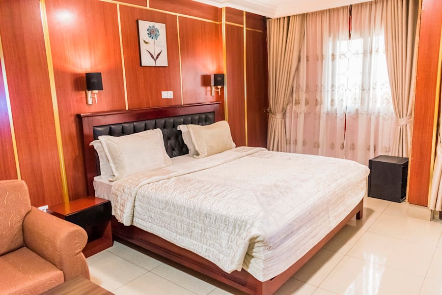 Noubou International Hotel Bonapriso 1