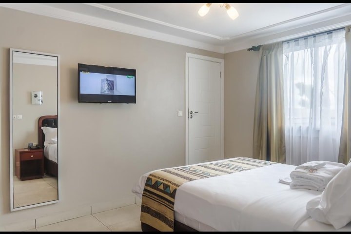 Hotel La Falaise Bonanjo 2