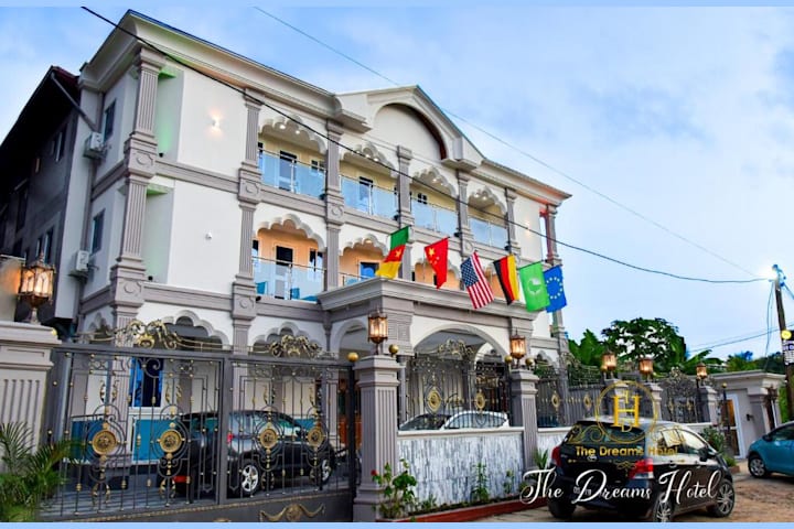 The Dreams Hotel 3