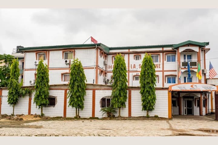 GROUPE HOTEL LA SARDOINE Douala 3