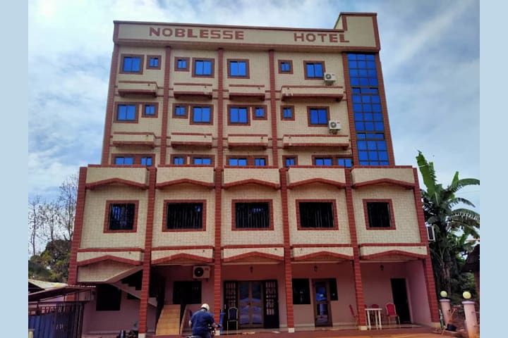 Noblesse Hôtel 1