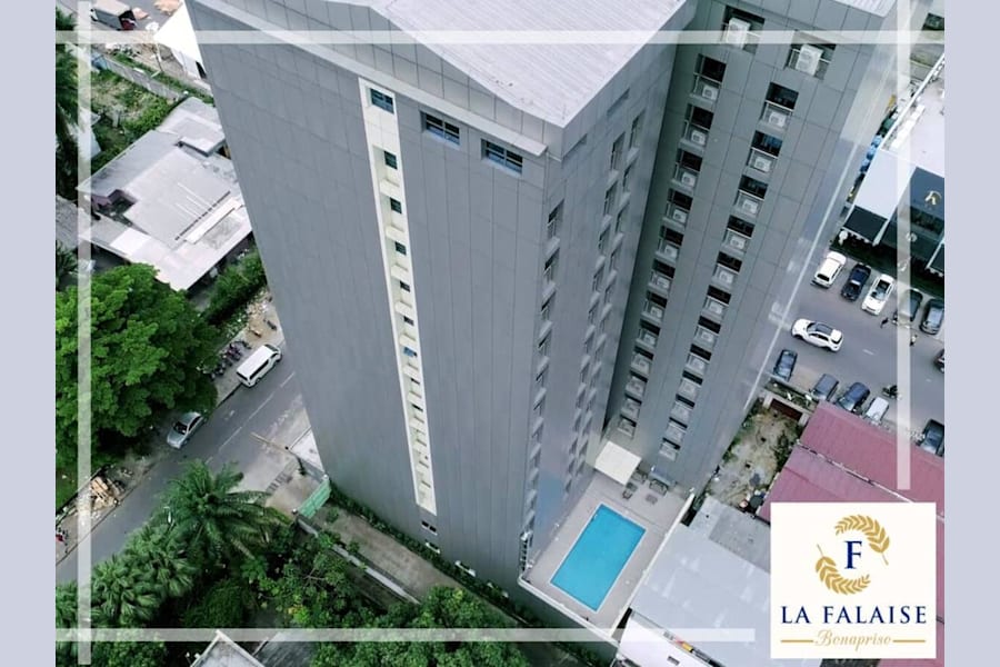 Hotel La Falaise Bonapriso 2