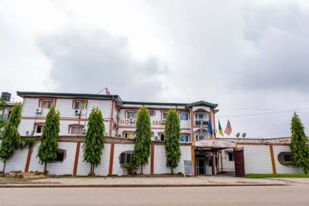 GROUPE HOTEL LA SARDOINE Douala 4