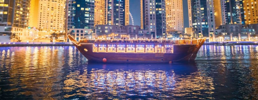 Dîner de croisière à la marina avec spectacle de danse. 4