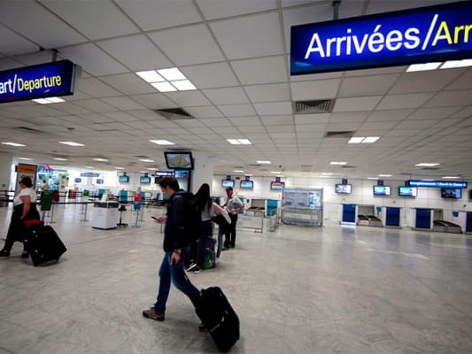 Jour 1: Départ de l’aéroport de Douala pour Dakar