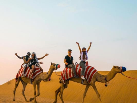 Safari dans le désert avec spectacle de danse et BBQ