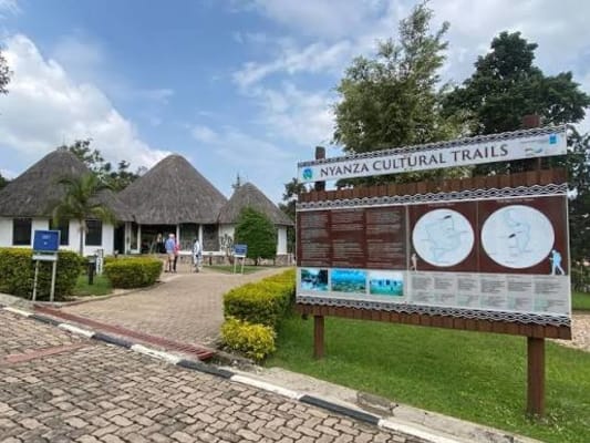 Jour 2 : Musée du Palais du Roi de NYANZA