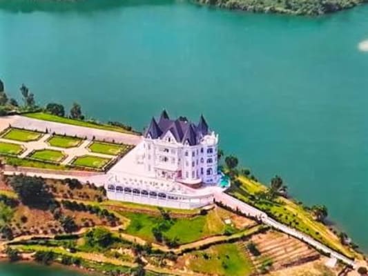 Jour 6: Tour at Marara Castle/Visiting lake kivu