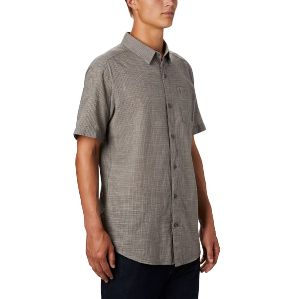 COLUMBIA Men's Under Exposure Yarn-Dye Short Sleeve Shirt