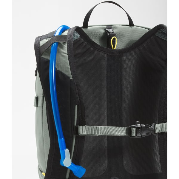 THE NORTH FACE Basin 24 Pack