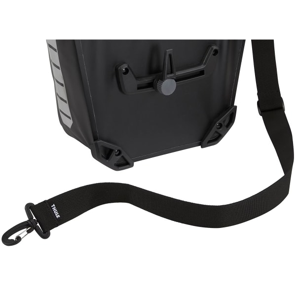 THULE Shield 17L Pannier - Eastern Mountain Sports