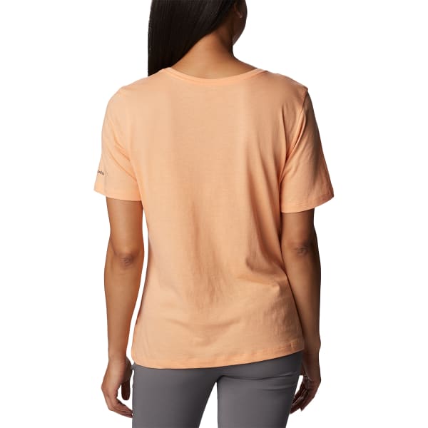 COLUMBIA Women's Bluebird Day Relaxed V-Neck Tee