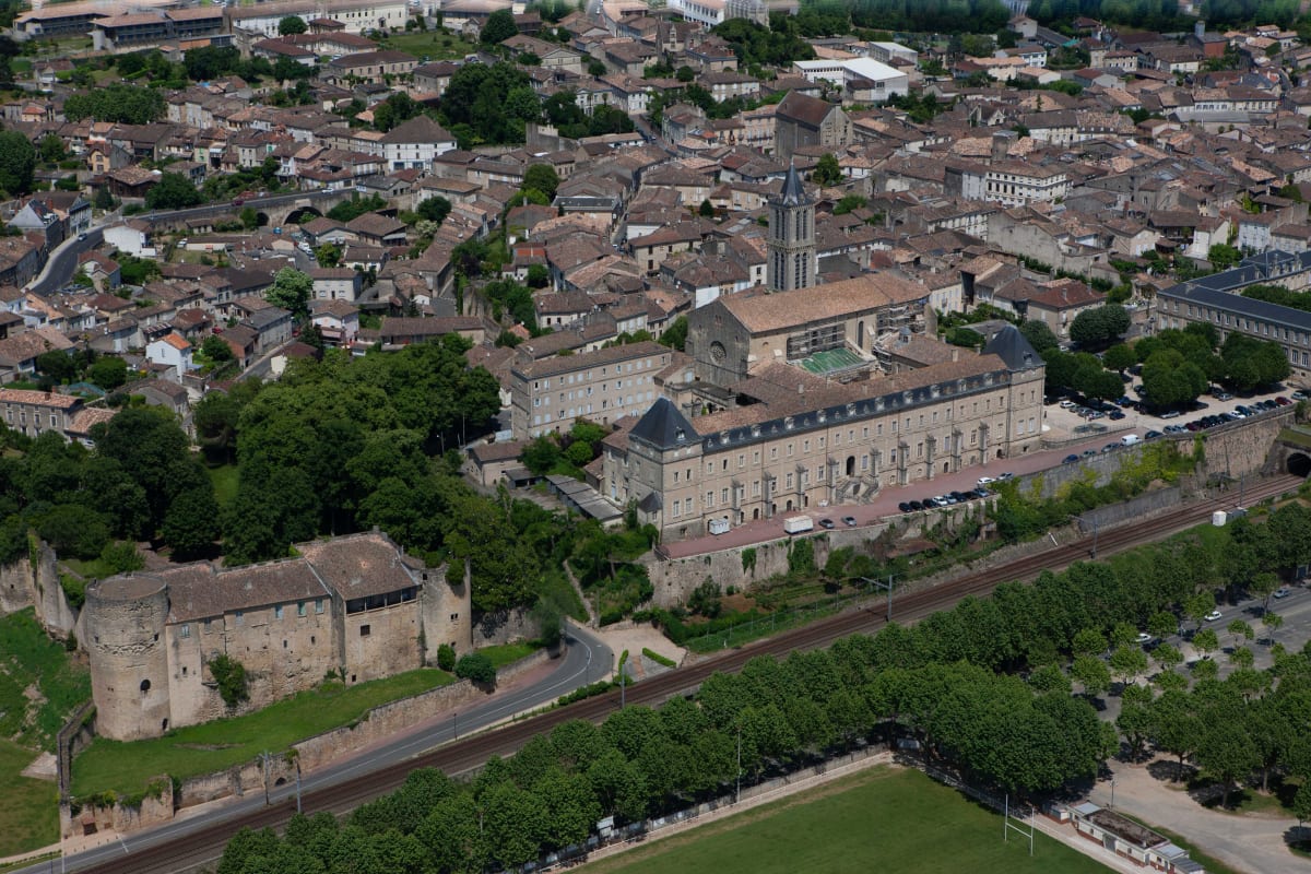 Lavoir, château et ancien monastère à La Réole - Decathlon
