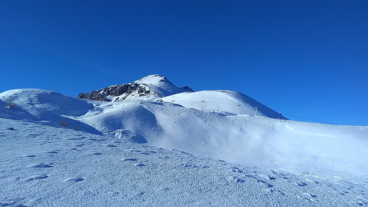 Chapelle Notre-Dame des Neiges et majesté des montagnes - Puy-Saint-Pierre