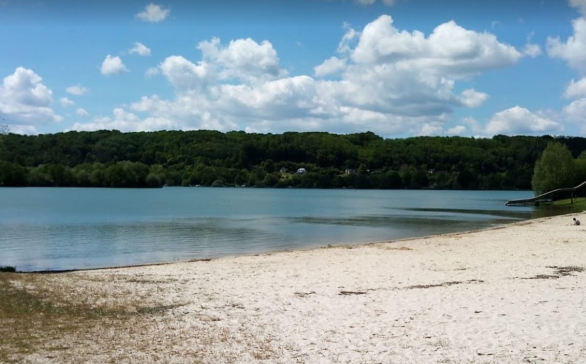 Pédaler dans les coteaux du Loir et détente au lac - Montval-sur-Loir