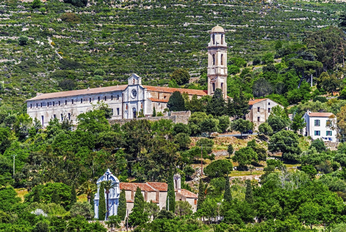 Couvent Saint-Dominique et bain de nature à VTT en Corse - Decathlon