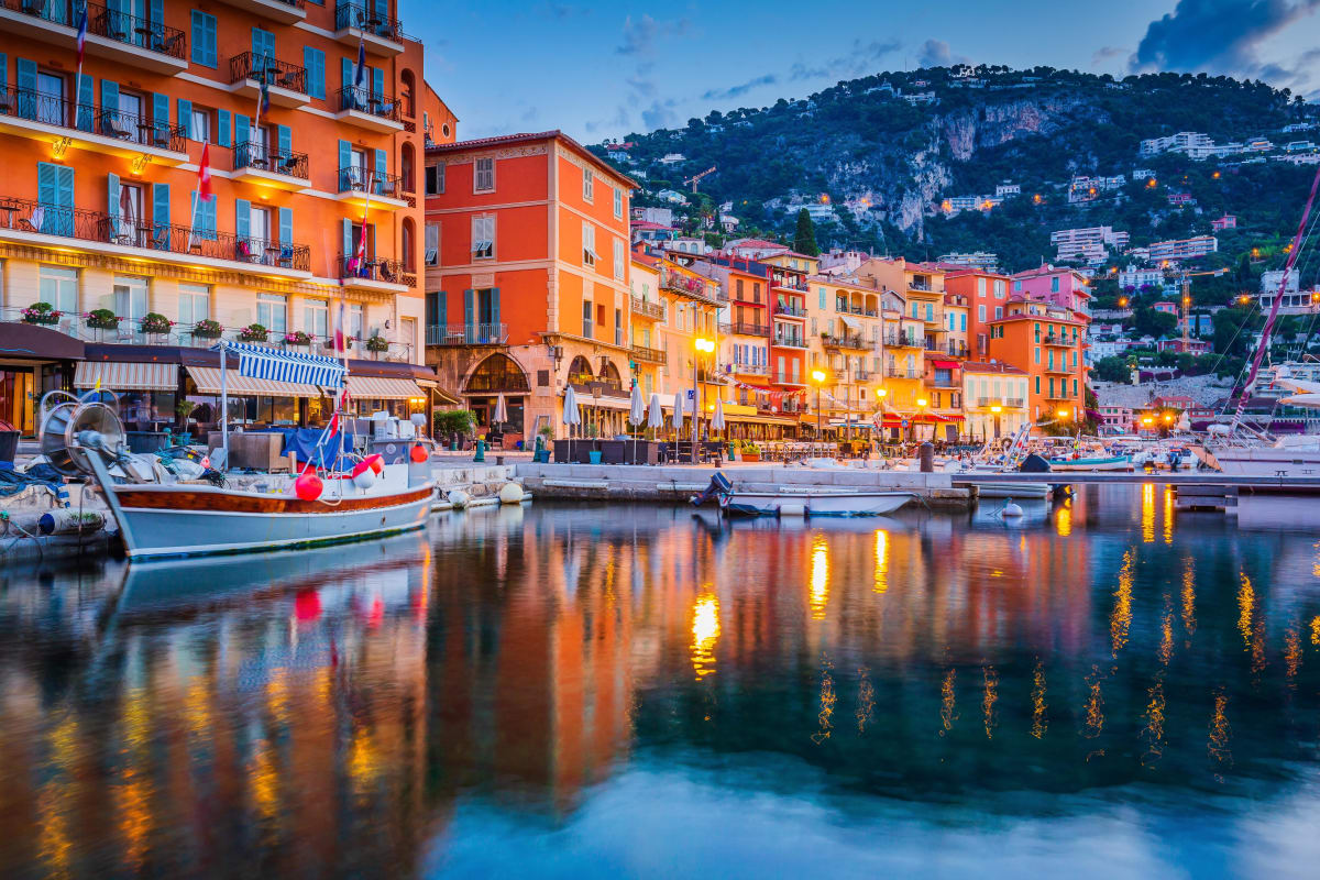 Villefranche-sur-Mer et fouillis de couleurs dans la rade - Villefranche-sur-Mer