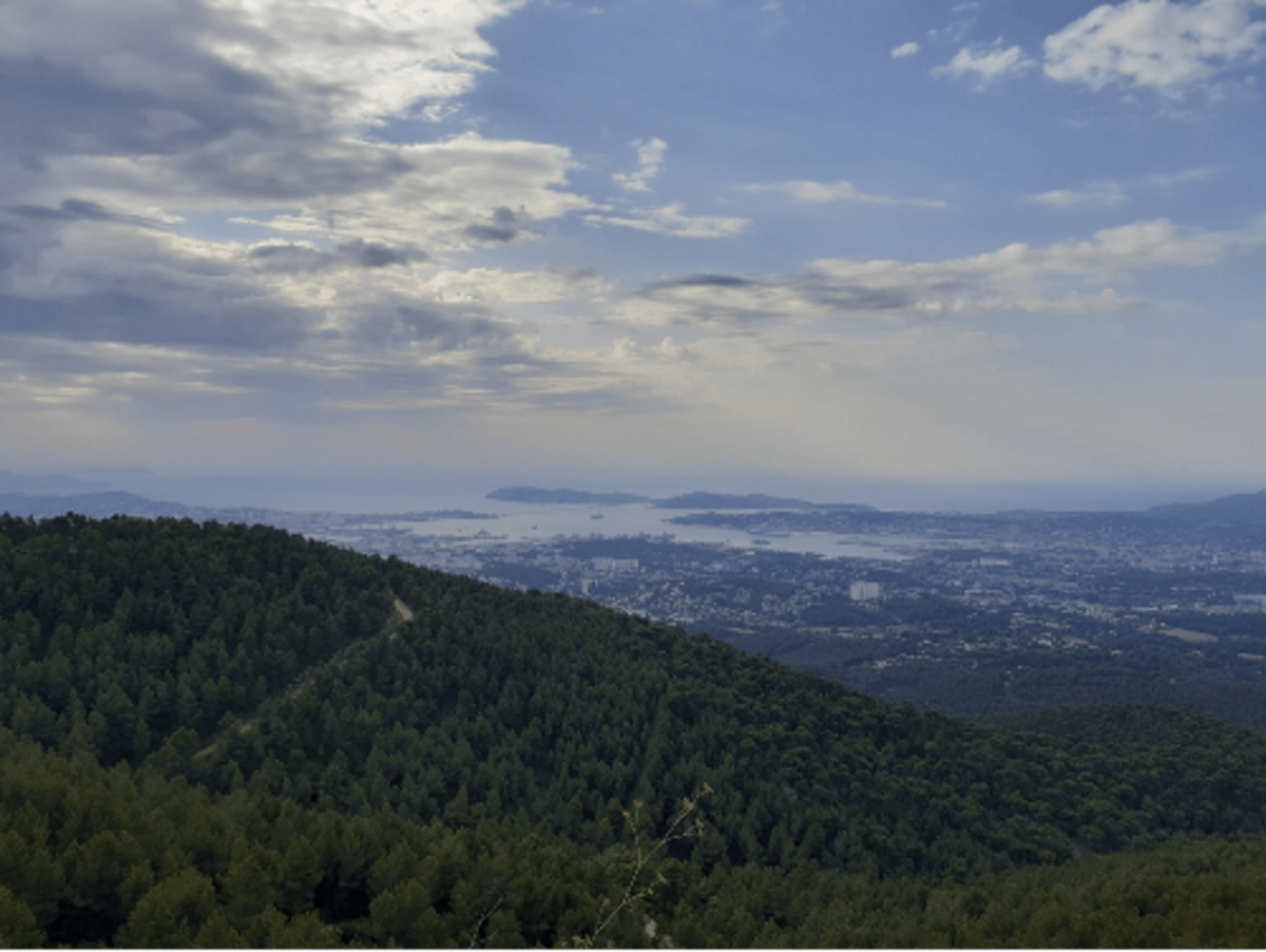 Atteindre le Cap Gros et rêver face à la rade de Toulon - Ollioules
