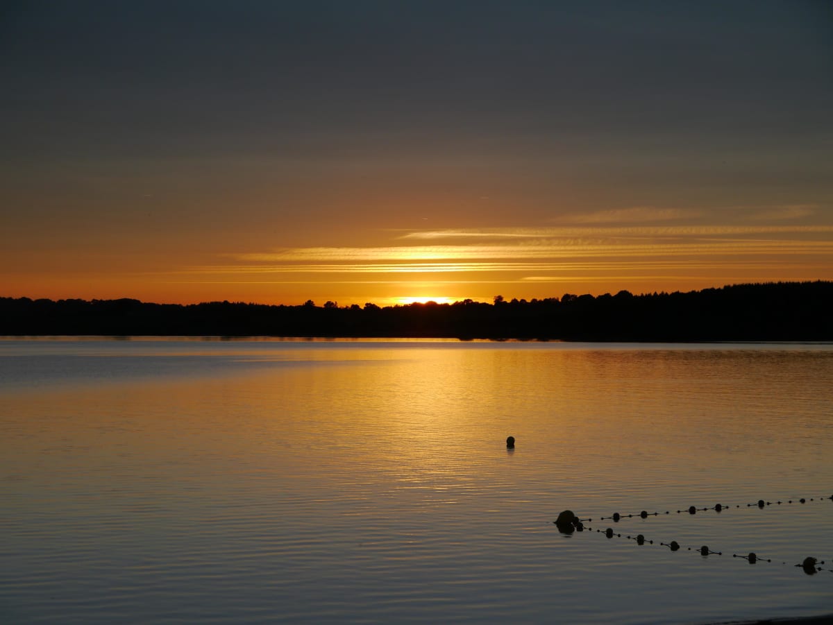Escapade pédestre entre lac et puech - Salles-Curan