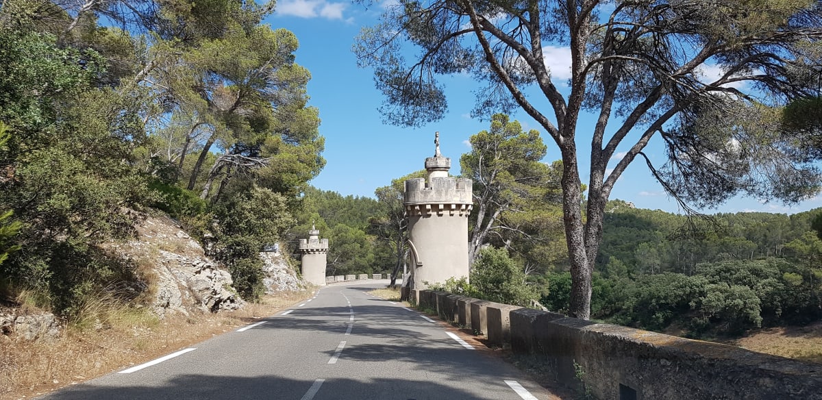 Sortie vélo à l'Abbaye Saint-Michel de Frigolet - Decathlon