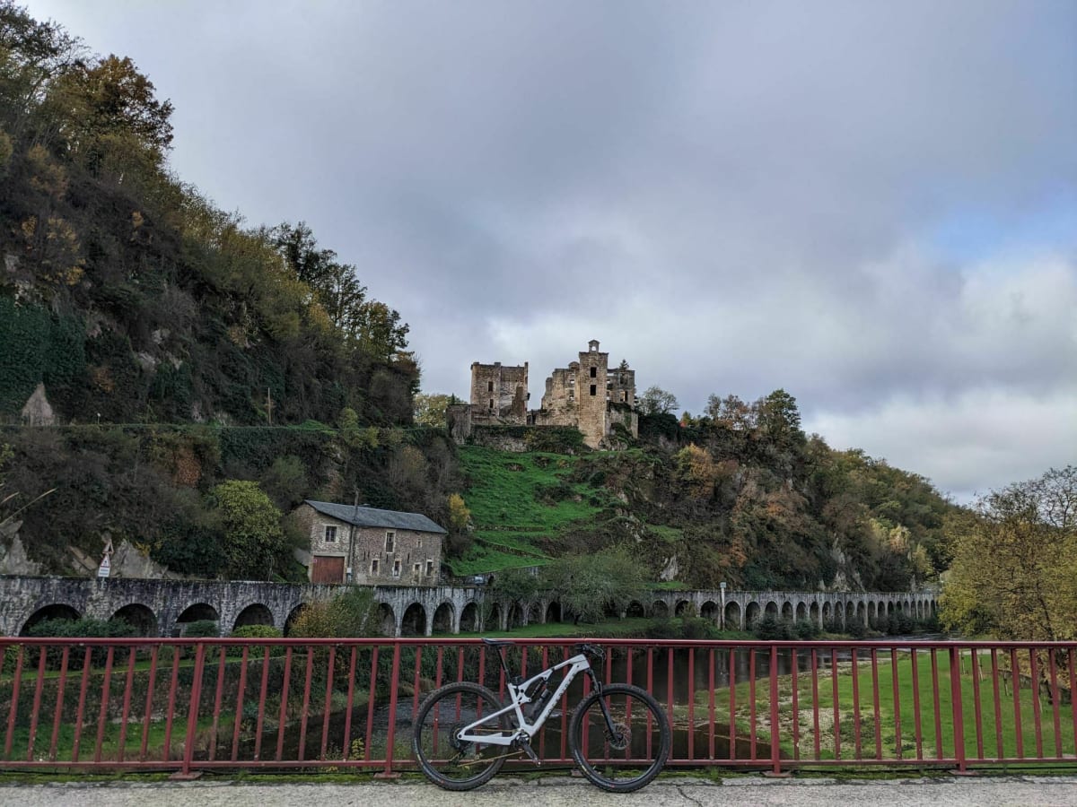 Laguépie et son château à VTT - Laguépie