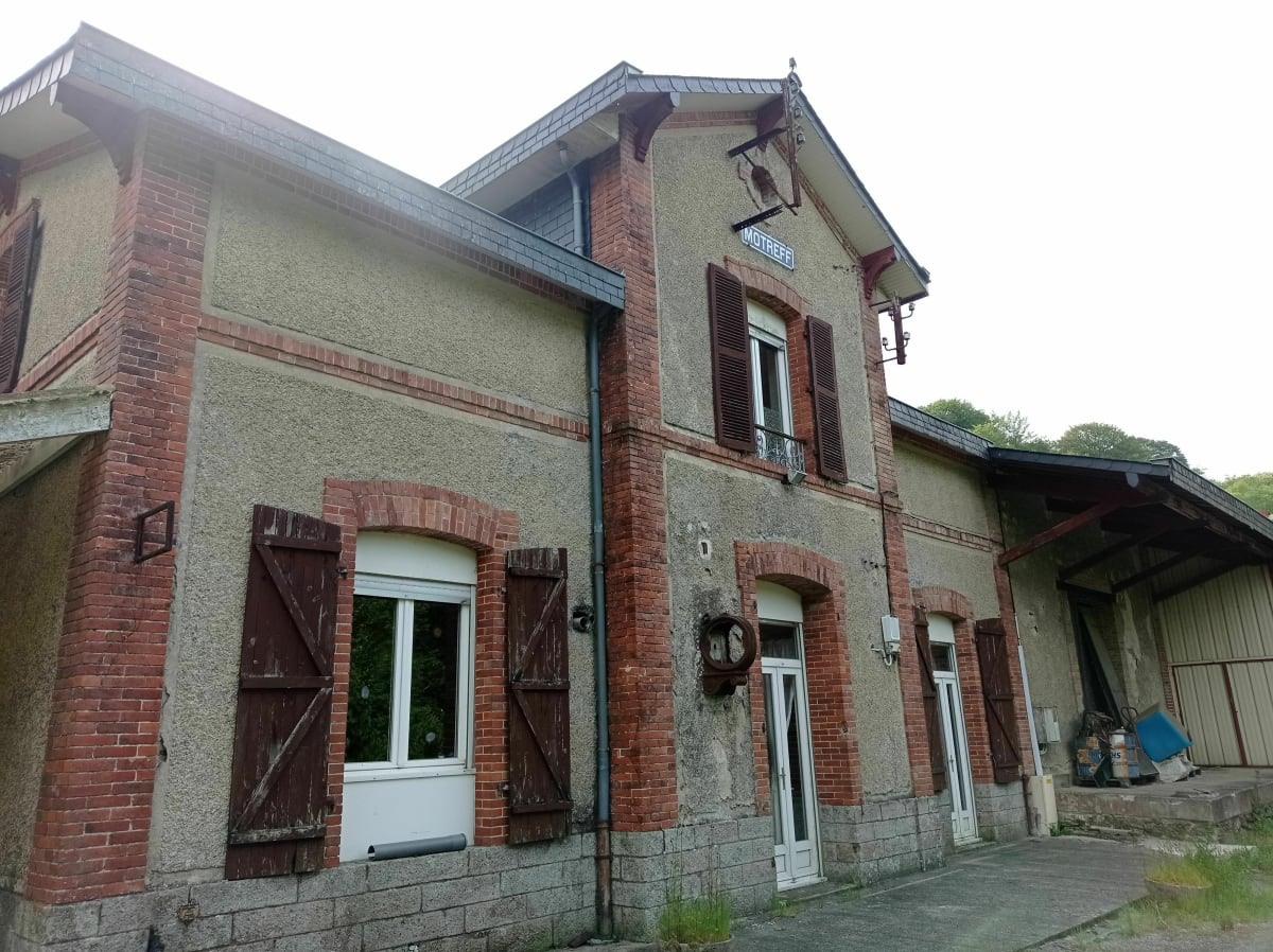 Montagnes noires et ancienne gare de Motreff - Patricia