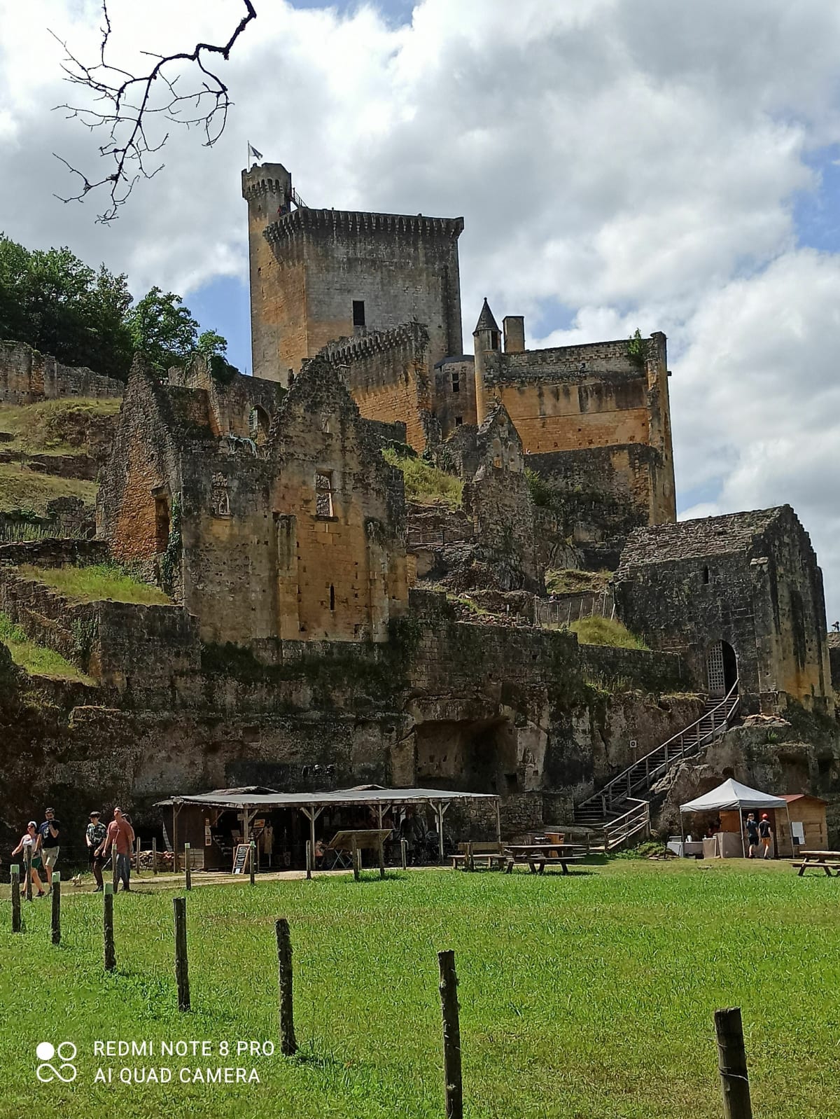 Balade jusqu'au Château de Commarque - Les Eyzies
