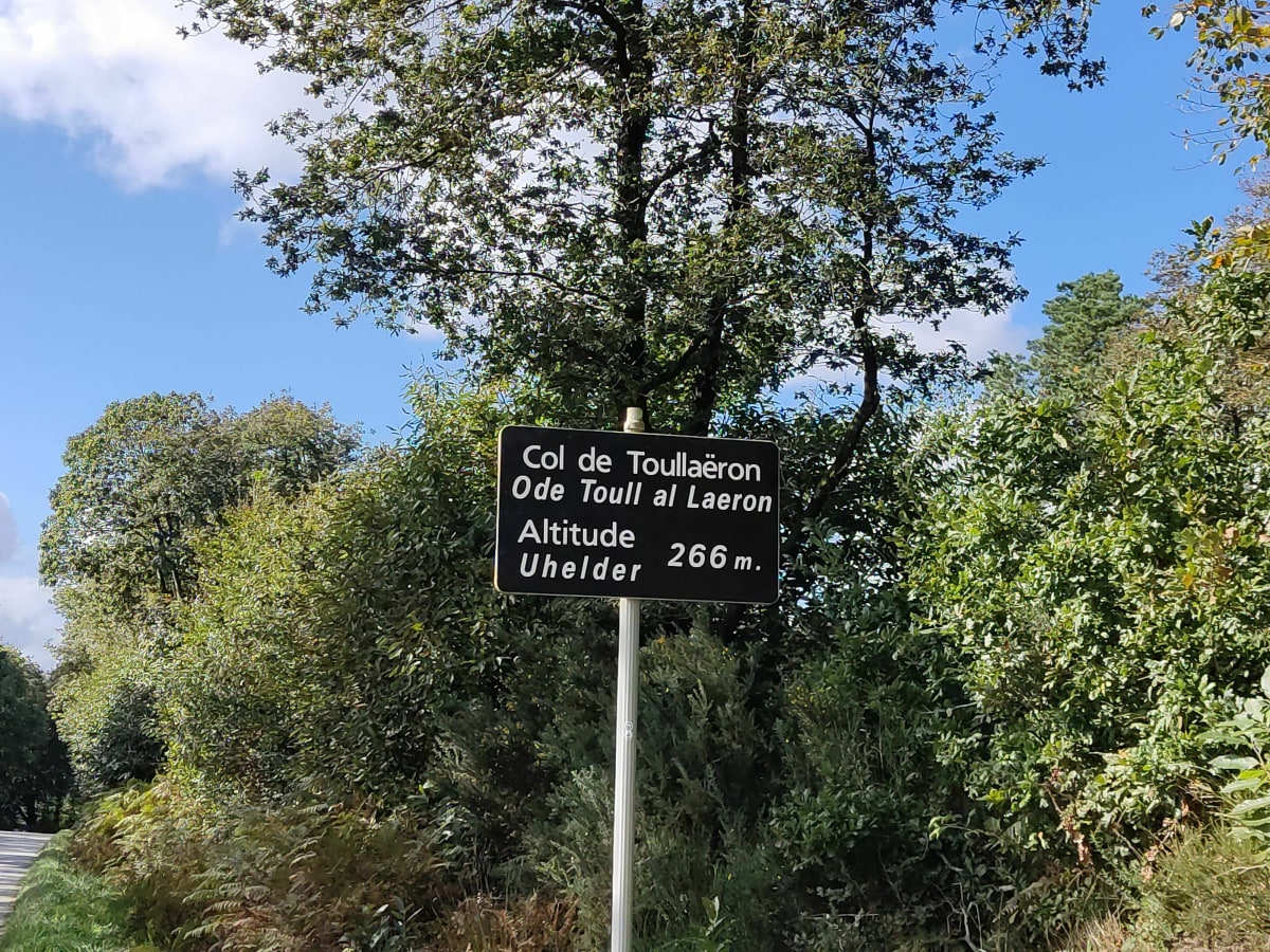 Sortie par Le col et le canal. - Spézet
