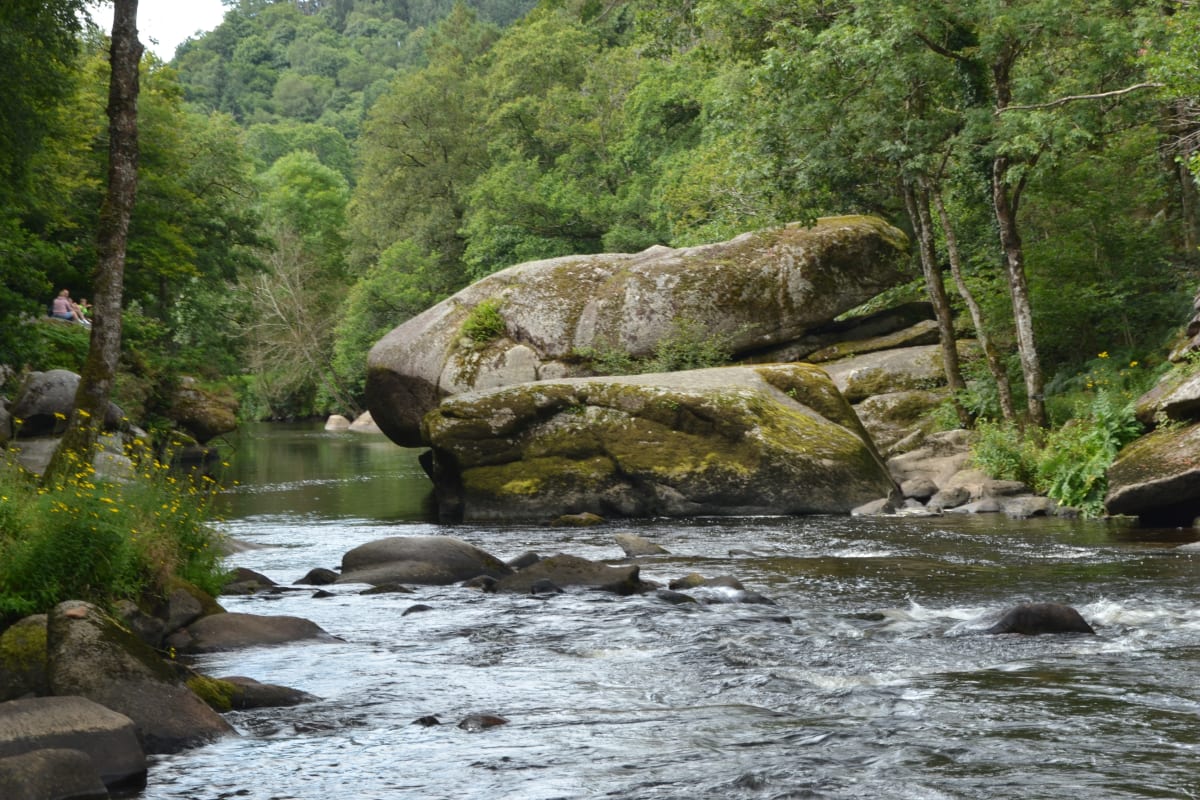Prachtige lus naar de mysterieuze Devil's Rocks - Querrien