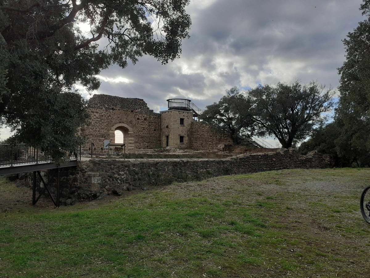 Autour de la tour de Valros - Bénédicte