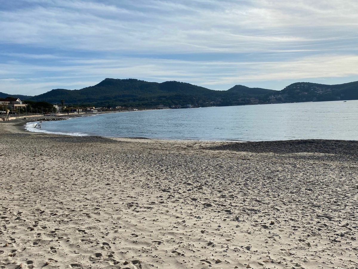 Vers Saint Cyr en roue libre Forêt de la Gâche et la dune - Le Castellet