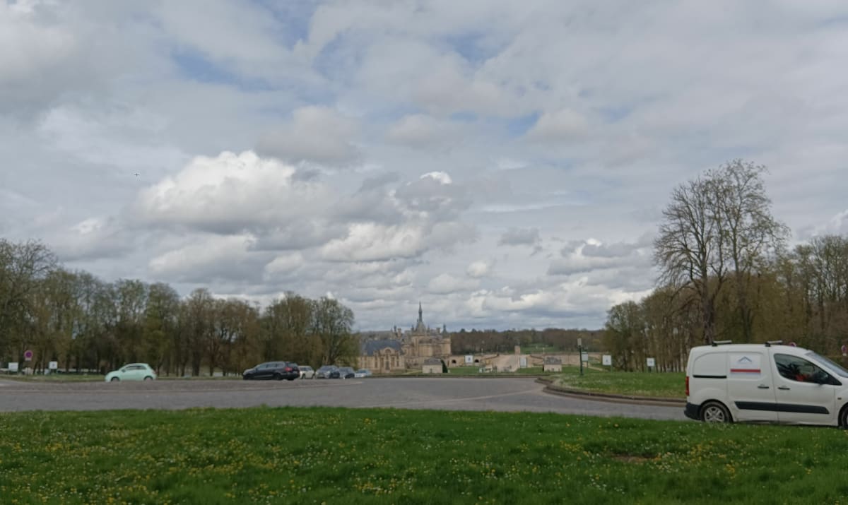 Gare de Senlis au départ de la gare Chantilly - Chantilly