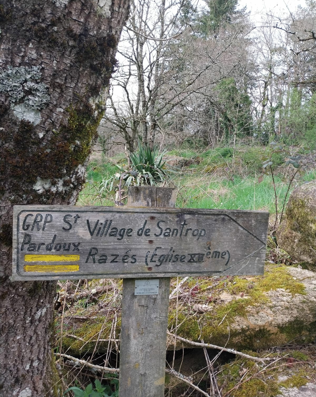 Bord du lac Village de Santrop - Razès
