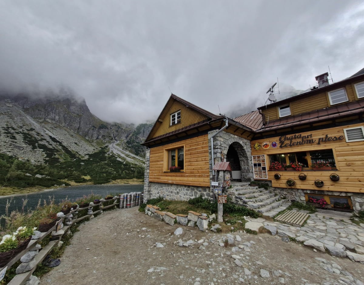 Z Zielonego Stawu Kieżmarskiego w kierunku Tatr Bielskich - Vysoké Tatry