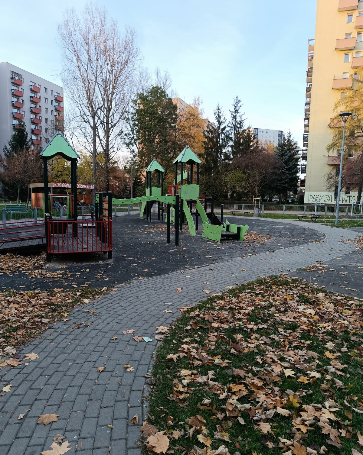 Między placami zabaw i parkami - Kraków