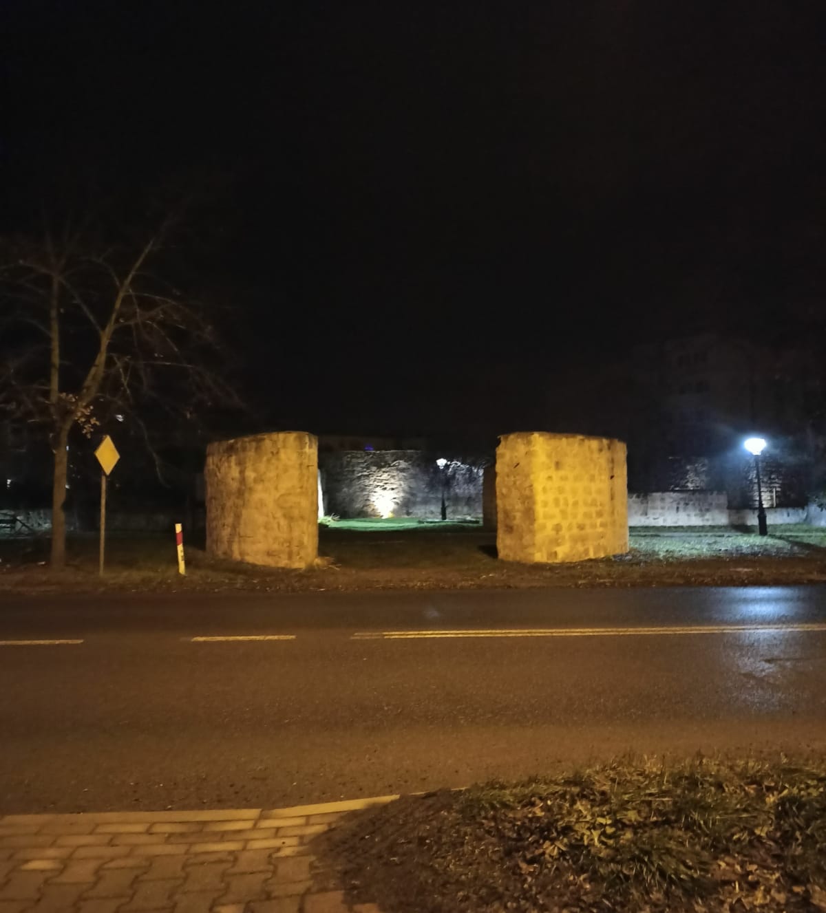 Spacer wokół murów - Lwówek Śląski