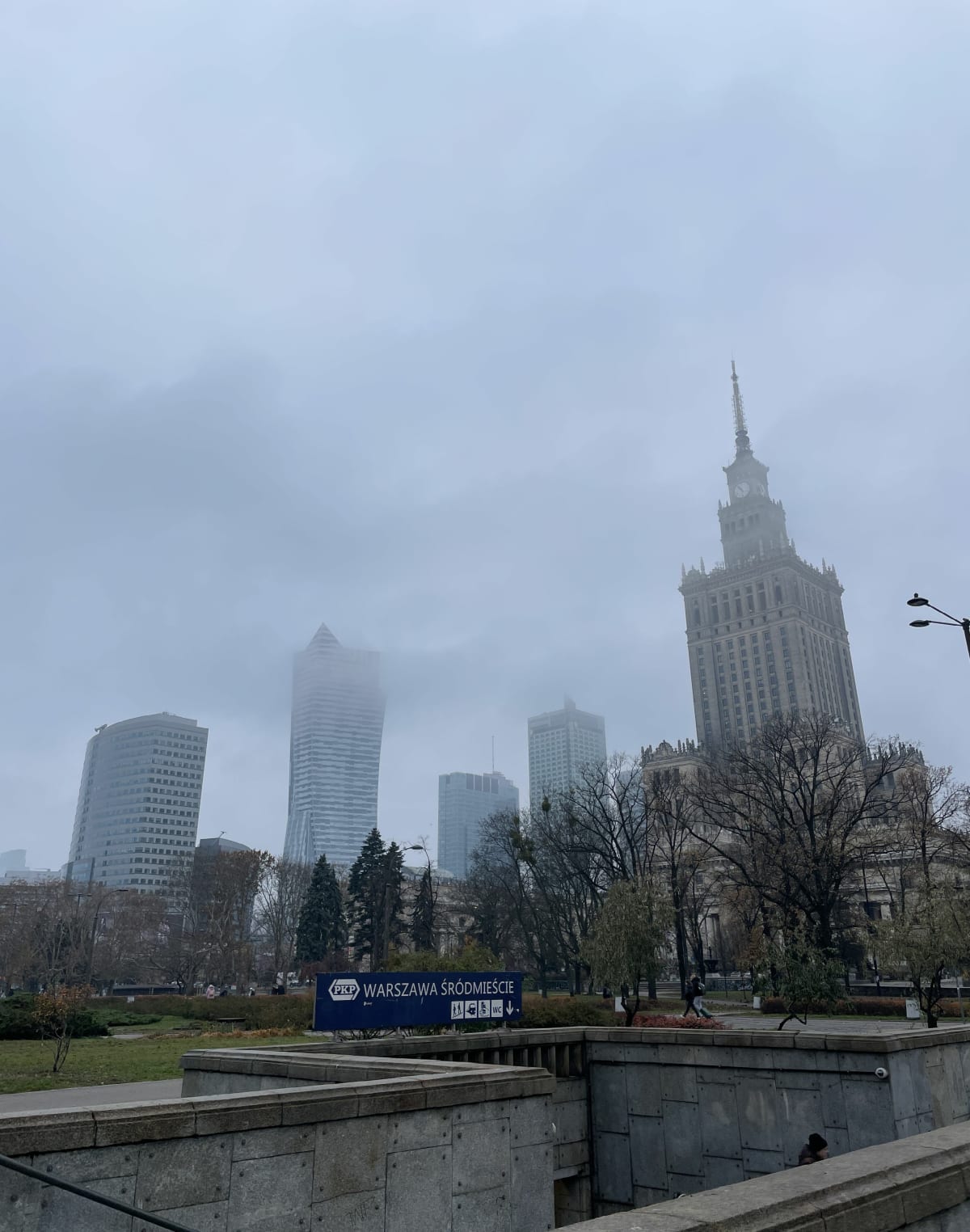 Spacer po Mirowie: od Ronda ONZ do Hali Mirowskich - Warszawa