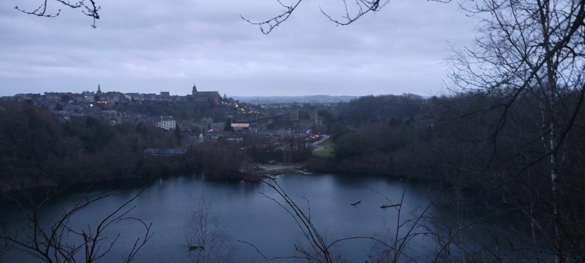 Randonnée pied du château/ clairière de Calédonie - Fougères
