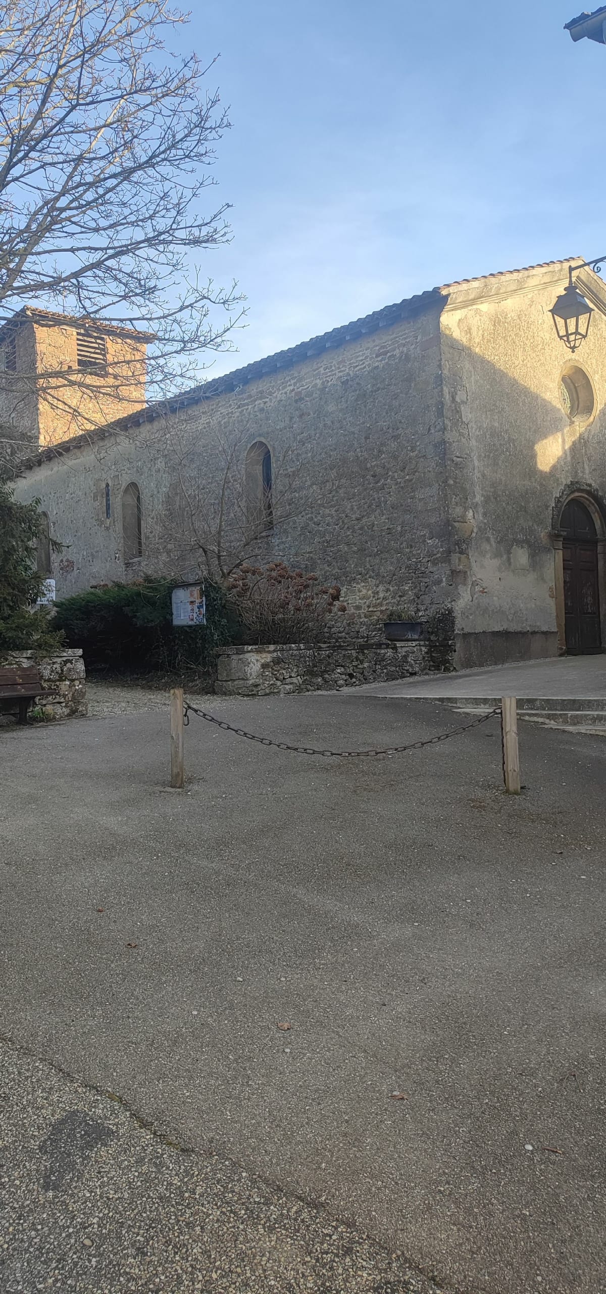 De l'église au Château par les Poulatieres - Montseveroux