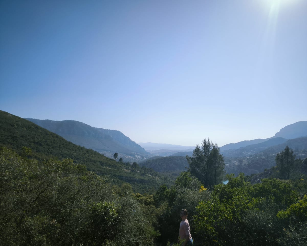 Balade avec vue à Le Révest les Eaux - Le Revest-les-Eaux